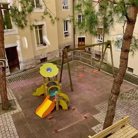 Your Bright Charming Cocoon Between And 로잔