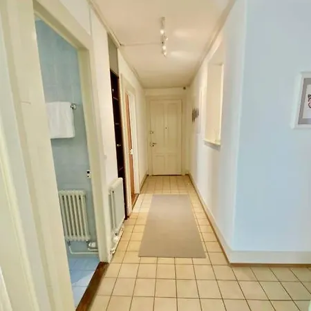 Your Bright Charming Cocoon Between And Apartamento Lausana